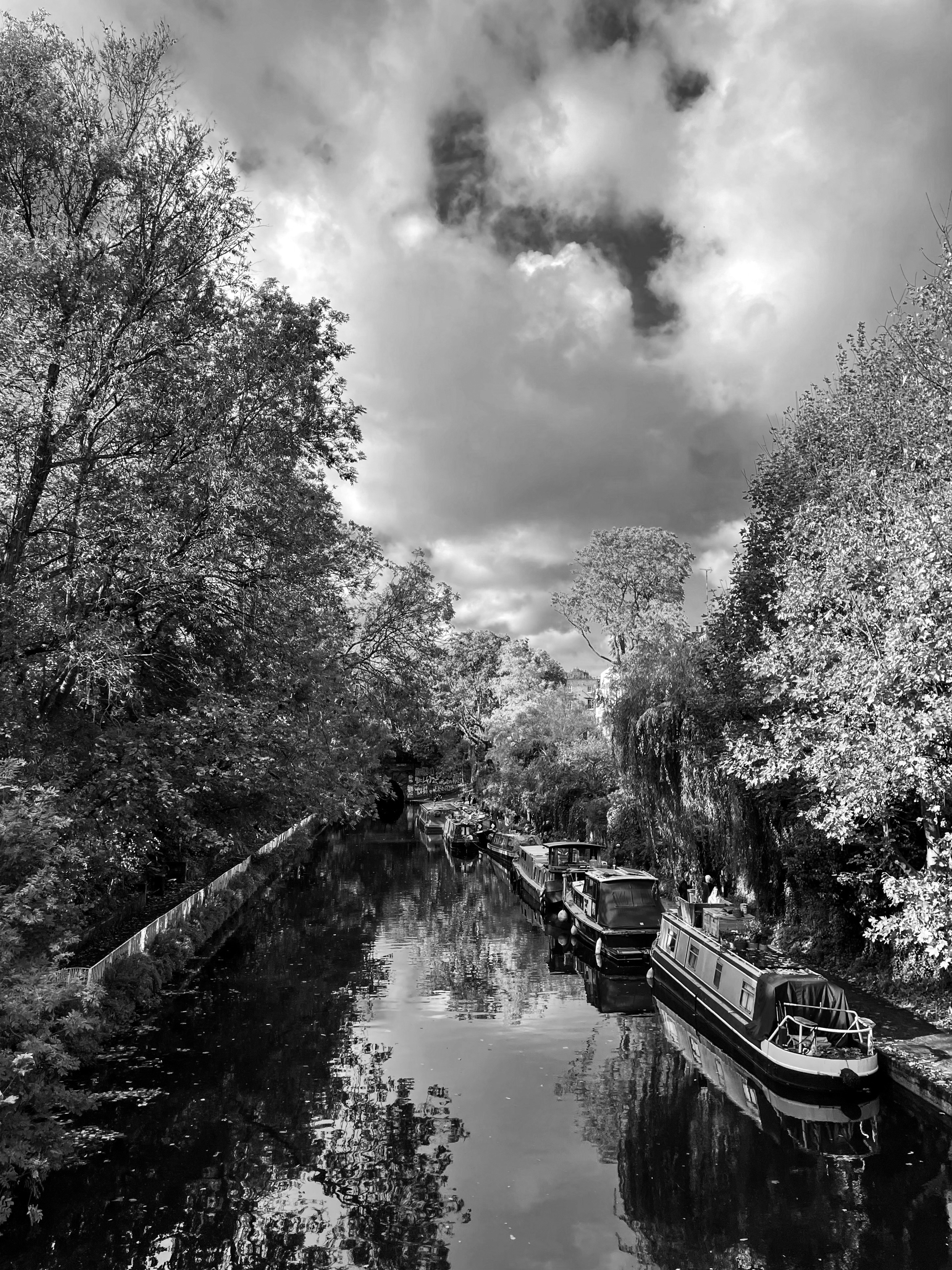 Narrowboats on the Grand Union Canal at Kings Langley